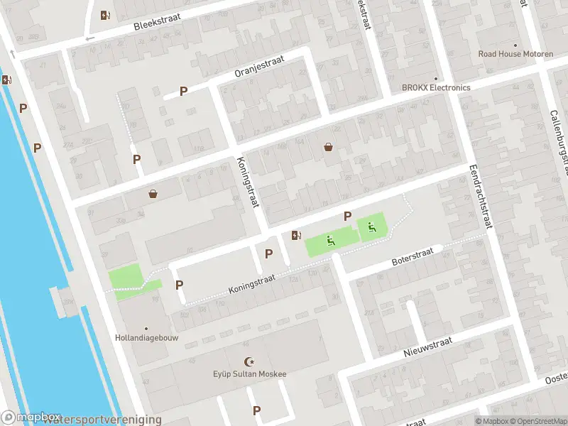 Ambulance met grote spoed naar de Koningstraat in Vlaardingen