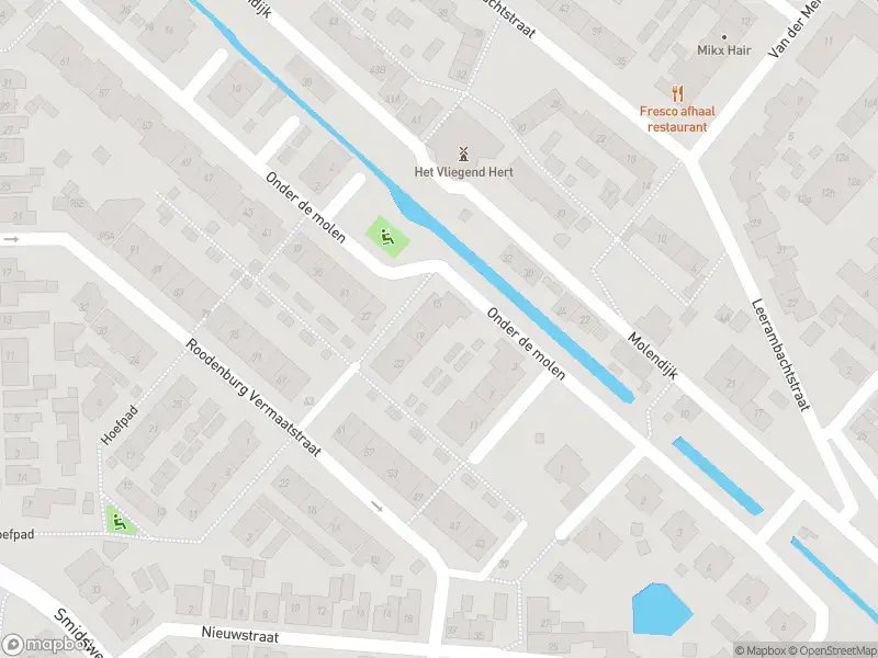 Ambulance met gepaste spoed naar de Onder de molen in 's-Gravendeel