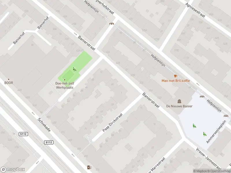 Ambulance met gepaste spoed naar de Banierstraat in Rotterdam