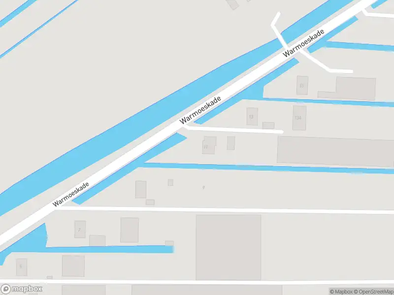 Ambulance met grote spoed naar de Warmoeskade in Boskoop