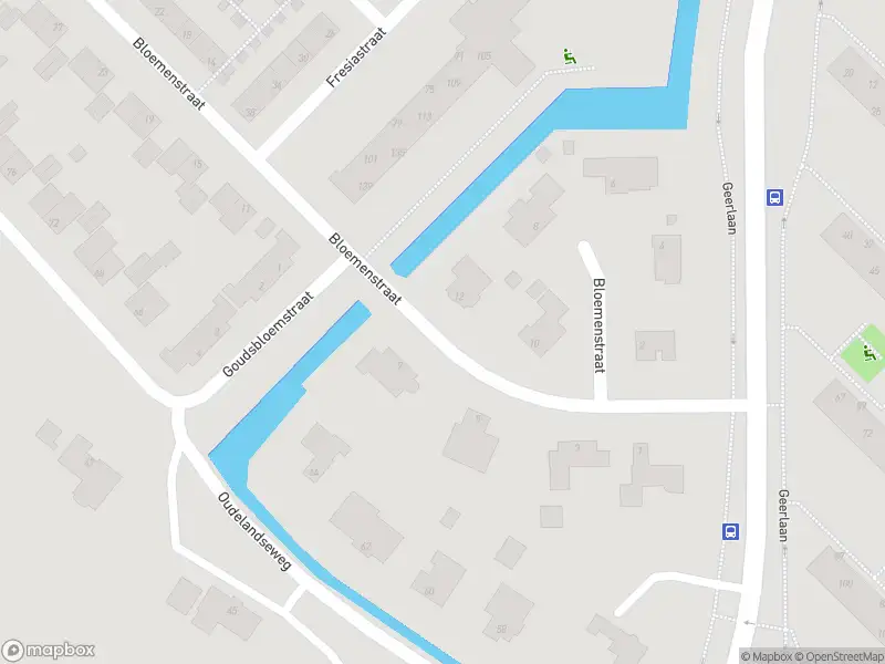 Ambulance met grote spoed naar de Bloemenstraat in Ridderkerk