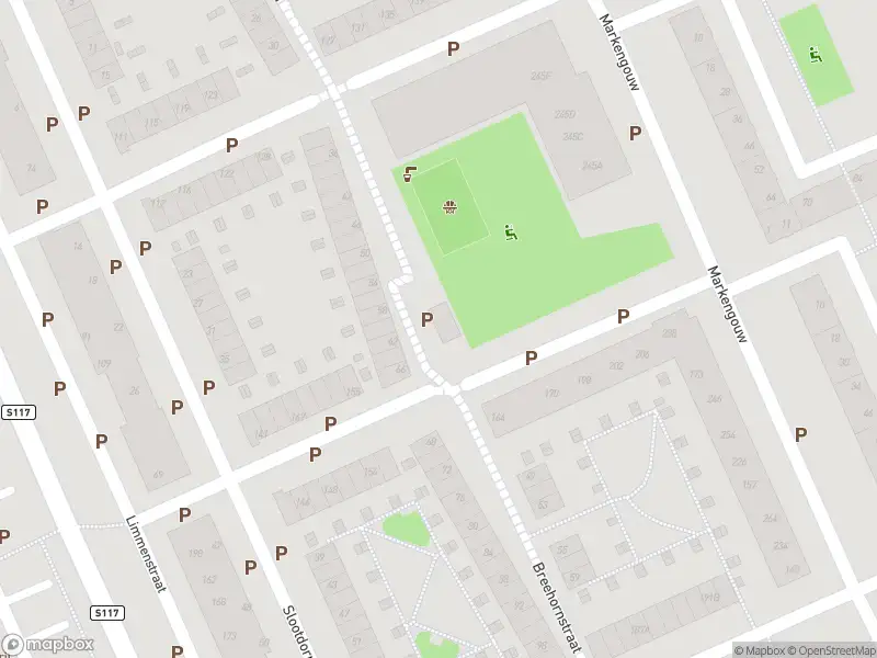 Ambulance met grote spoed naar de Midwoudpad in Amsterdam