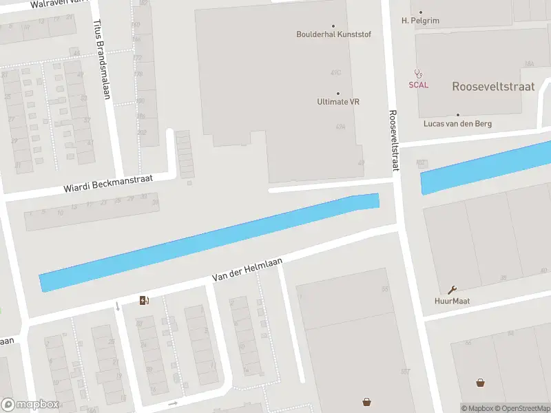 Ambulance met gepaste spoed naar de Vijf Meiplein in Leiden