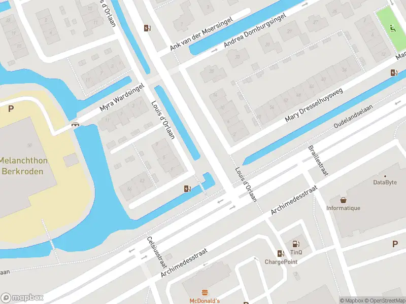 Brandweer met grote spoed naar de Louis d'Orlaan in Berkel en Rodenrijs vanwege afhijsen patient