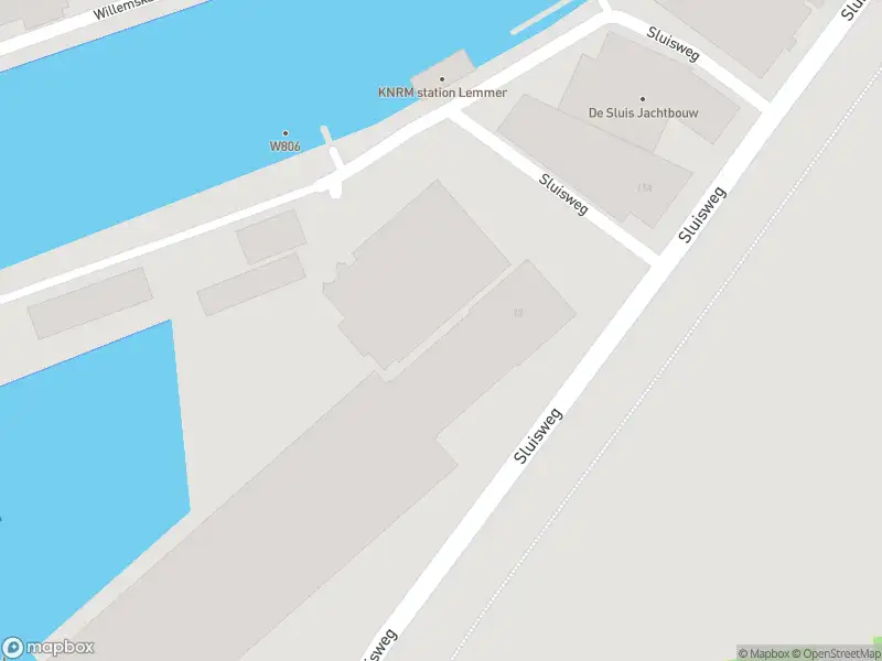 Brandweer en politie met grote spoed naar de Sluisweg in Lemmer vanwege personen te water