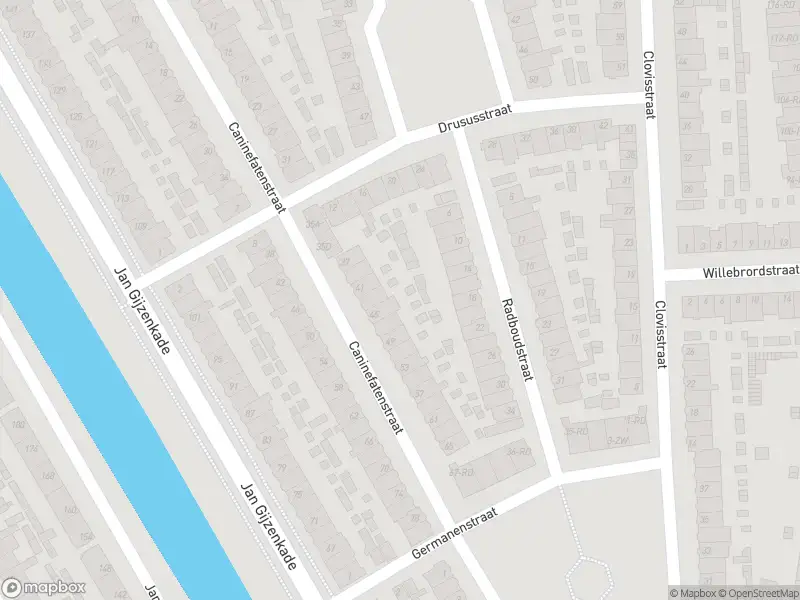 Ambulance met gepaste spoed naar de Caninefatenstraat in Haarlem