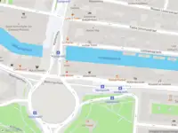 Ambulance met grote spoed naar de Korte Leidsedwarsstraat in Amsterdam