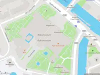 Ambulance met gepaste spoed naar de Museumstraat in Amsterdam