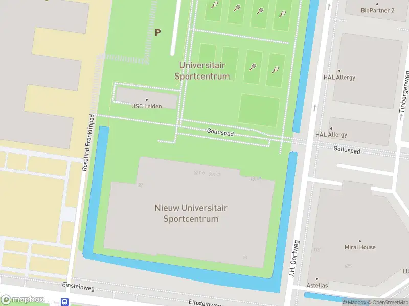 Ambulance met grote spoed naar de Einsteinweg in Leiden