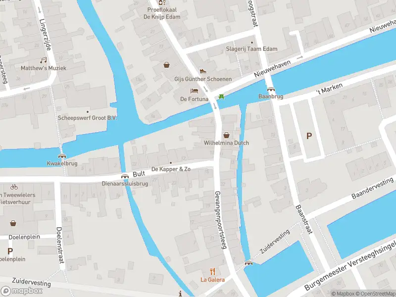 Ambulance met grote spoed naar de Bult in Edam