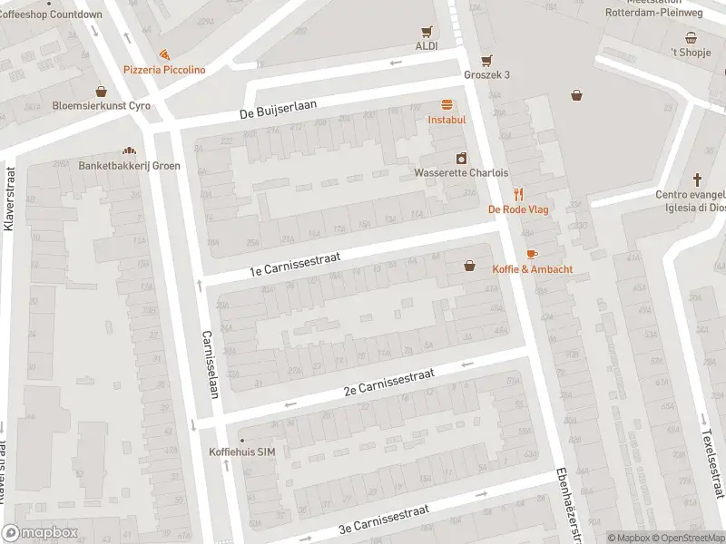 Ambulance met grote spoed naar de 1e Carnissestraat in Rotterdam