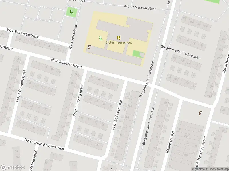 Ambulance met gepaste spoed naar de Nico Snijdersstraat in Amsterdam