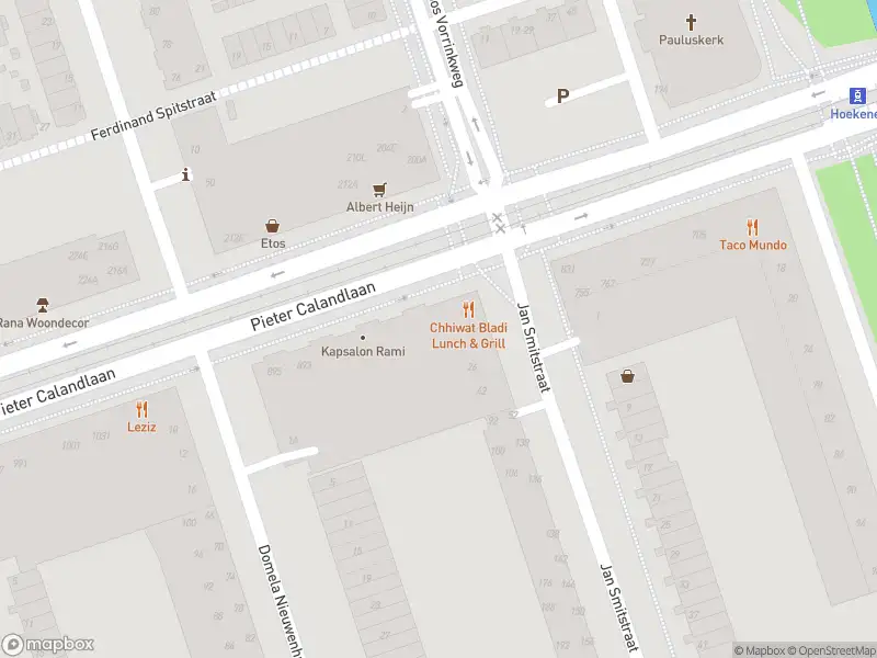 Ambulance met grote spoed naar de Pieter Calandlaan in Amsterdam