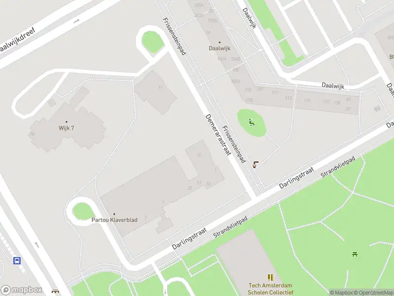 Ambulance met grote spoed naar de Demerarastraat in Amsterdam