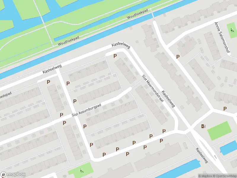 Ambulance met gepaste spoed naar de Slot Assumburgpad in Schiedam