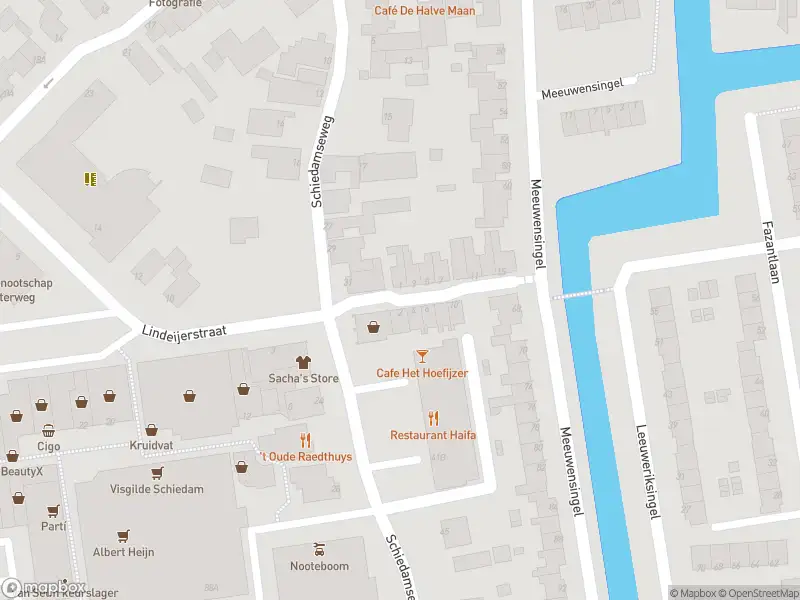 Ambulance met gepaste spoed naar de Dr. Sauerstraat in Schiedam