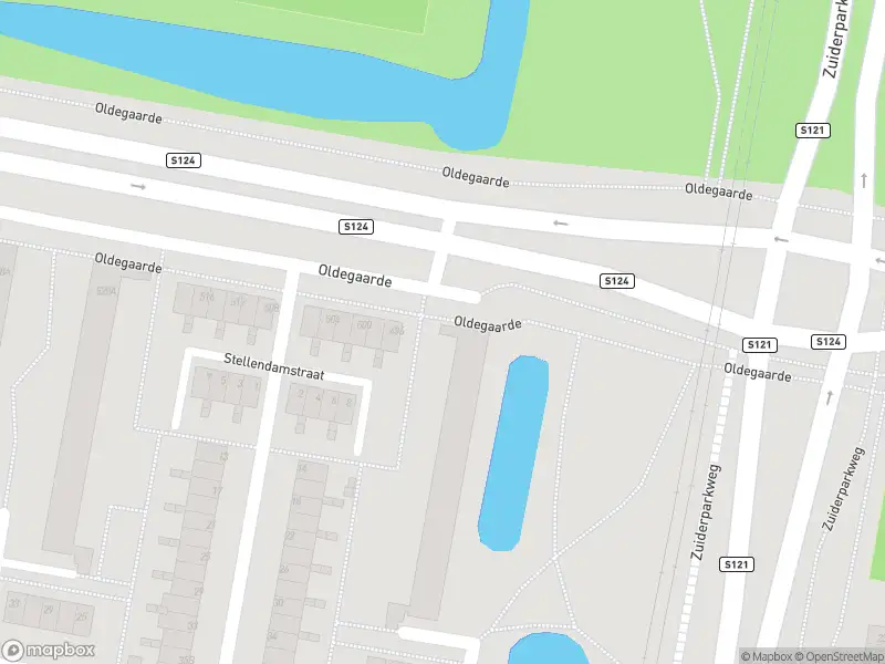 Ambulance met grote spoed naar de Oldegaarde in Rotterdam