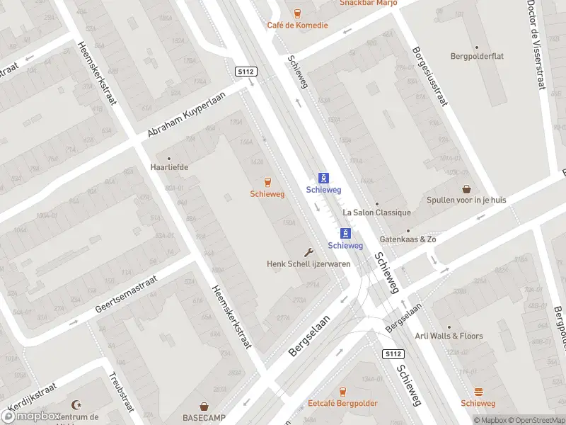 Ambulance met grote spoed naar de Schieweg in Rotterdam