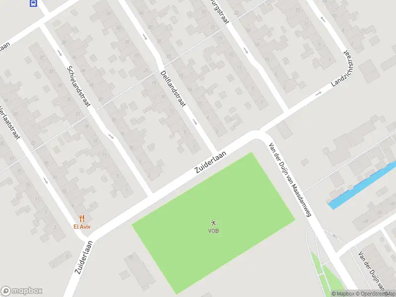 Brandweer met gepaste spoed naar de Rhijnsburgstraat in Rotterdam