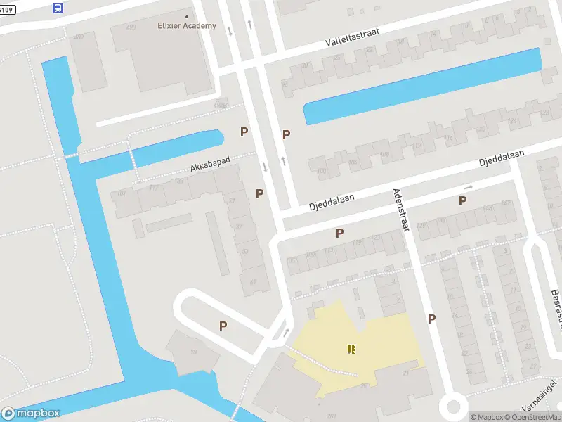 Ambulance met grote spoed naar de Djeddalaan in Rotterdam