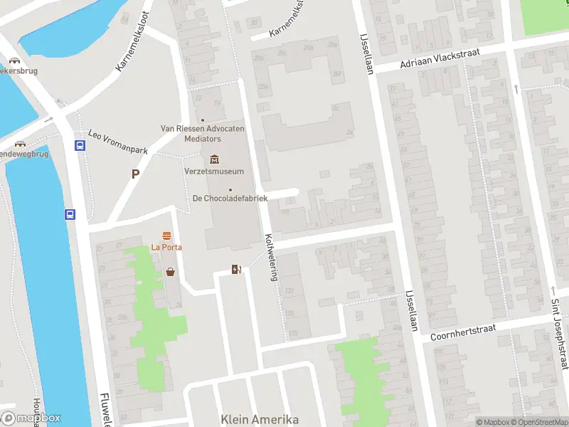 Ambulance met gepaste spoed naar de Kolfwetering in Gouda