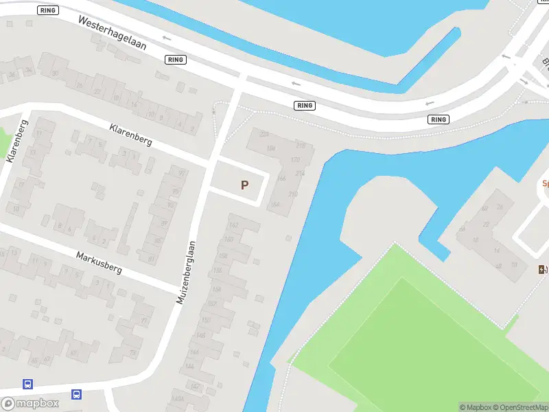 Ambulance met grote spoed naar de Muizenberglaan in Breda