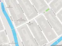 Ambulance met grote spoed naar de Spoorsingel in Rotterdam