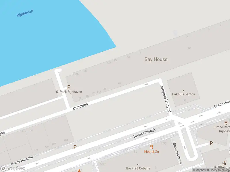 Ambulance met grote spoed naar de Bundweg in Rotterdam