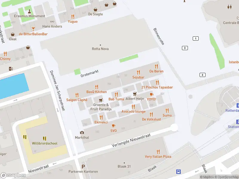 Ambulance met grote spoed naar de Grotemarkt in Rotterdam