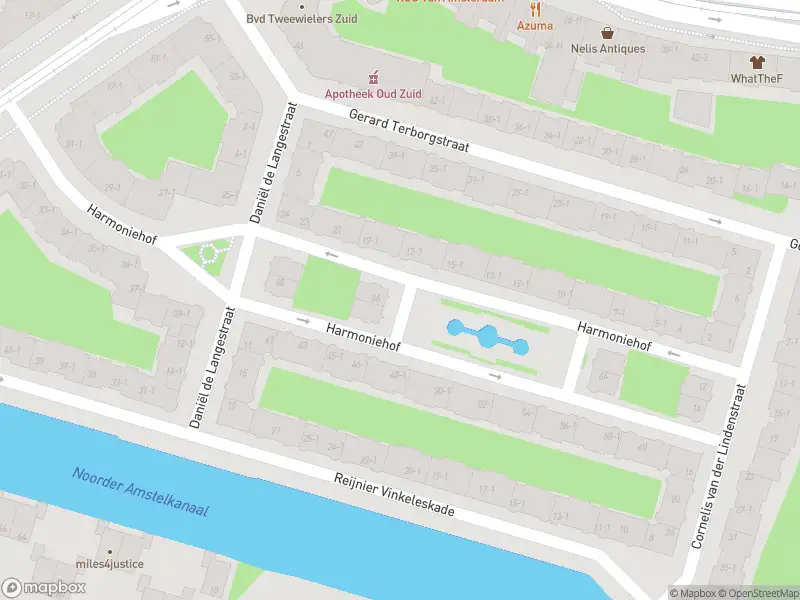 Ambulance met grote spoed naar de Gerard Terborgstraat in Amsterdam