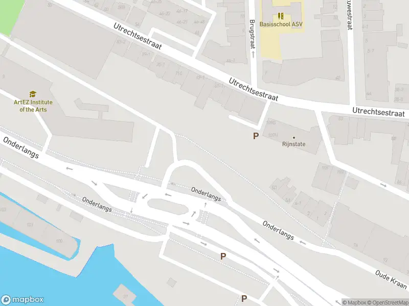 Brandweer met gepaste spoed naar de Oude Kraan in Arnhem vanwege reinigen van het wegdek