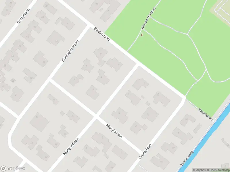 Ambulance met gepaste spoed naar de Margrietlaan in Alkmaar