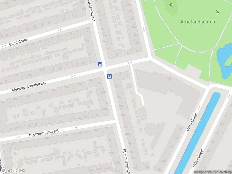 Ambulance met grote spoed naar de Ebenhaëzerstraat in Rotterdam