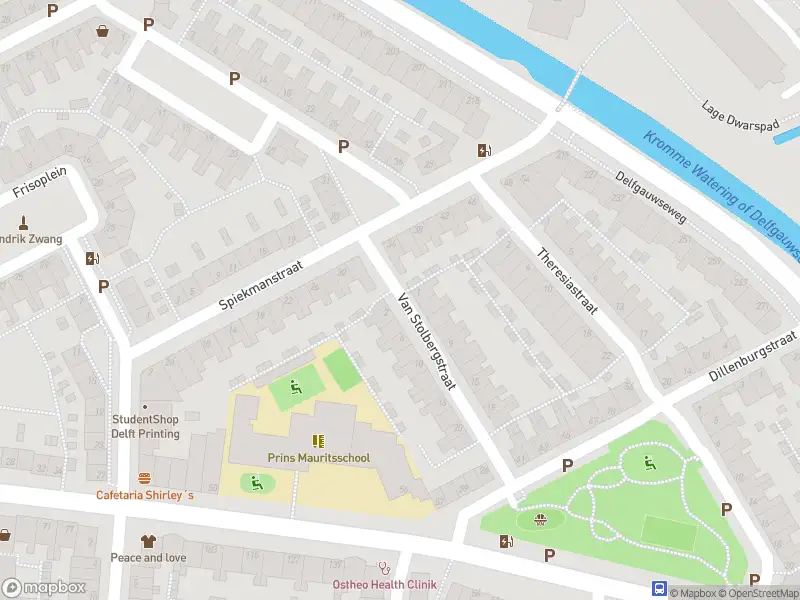 Ambulance met grote spoed naar de Van Stolbergstraat in Delft