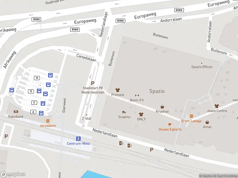 Ambulance met grote spoed naar de Eerste Stationsstraat in Zoetermeer