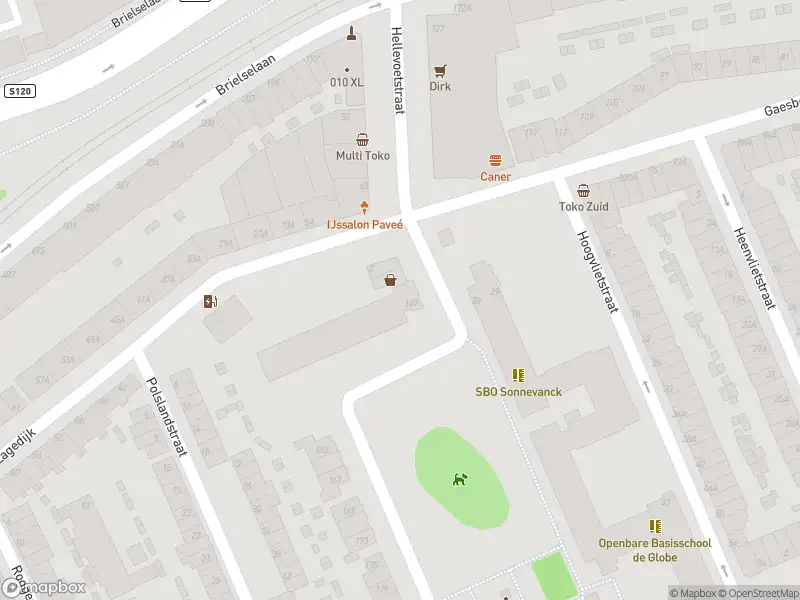 Ambulance met gepaste spoed naar de Zwartewaalstraat in Rotterdam