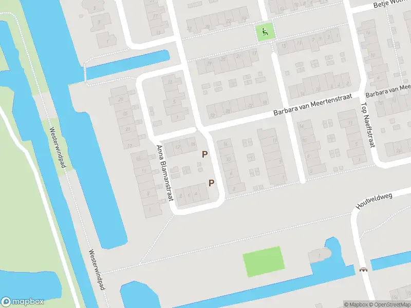 Ambulance met gepaste spoed naar de Petronella Moensstraat in Zaandam