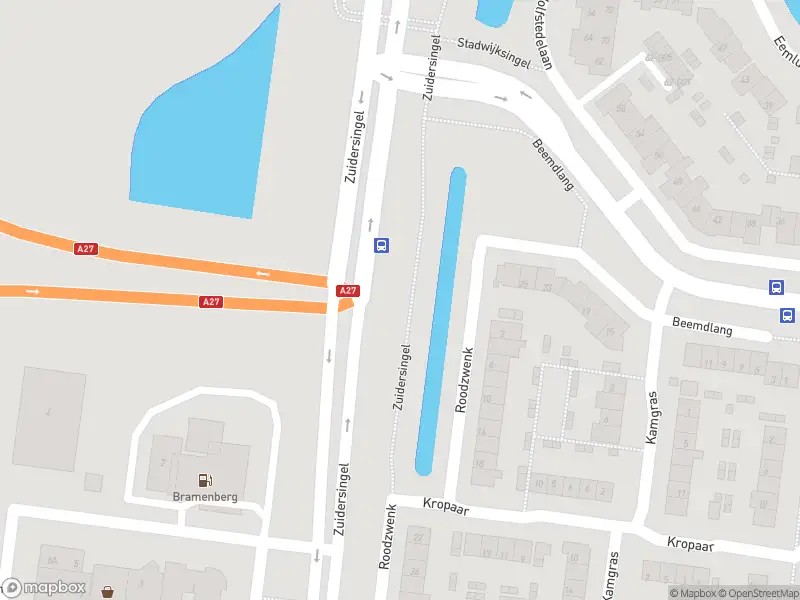 Ambulance met grote spoed naar de Zuidersingel in Eemnes vanwege voertuigbrand