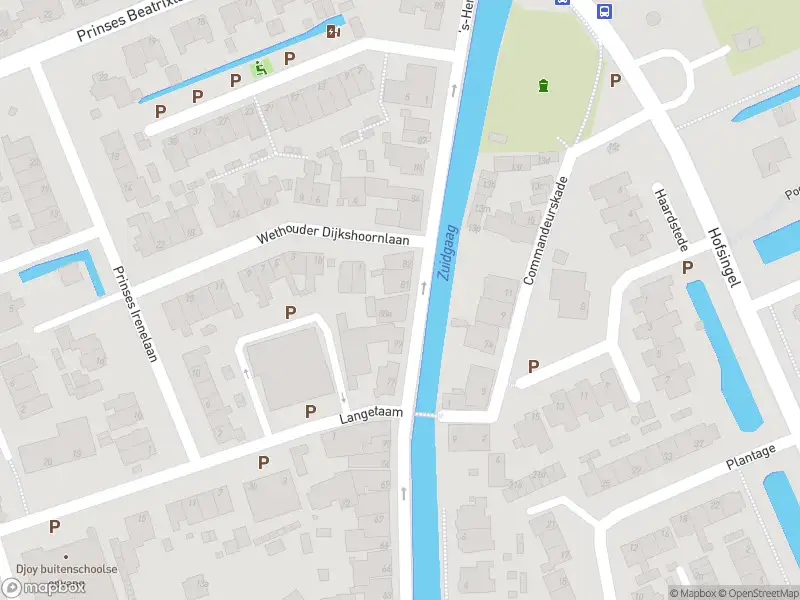 Ambulance met grote spoed naar de 's-Herenstraat in Maasland