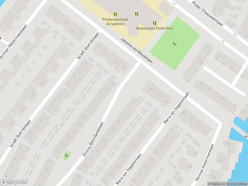 Ambulance met gepaste spoed naar de Emmy Belinfantelaan in Beverwijk