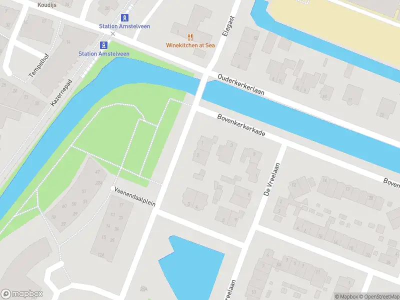 Ambulance met grote spoed naar de Veenendaalplein in Amstelveen