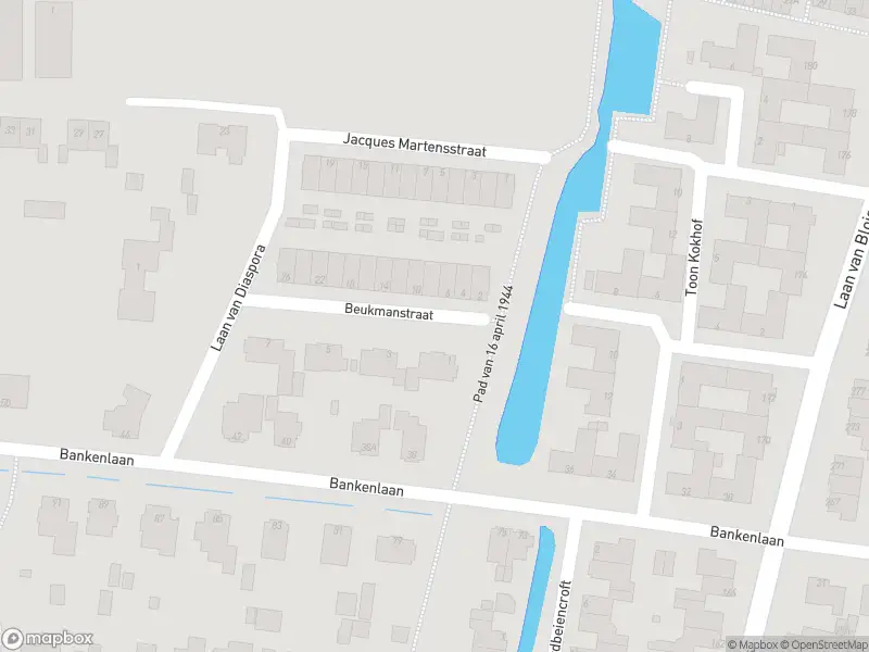 Ambulance met grote spoed naar de Beukmanstraat in Beverwijk