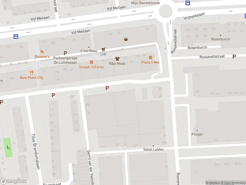 Ambulance met grote spoed naar de Kuipers-Rietbergstraat in Leiden