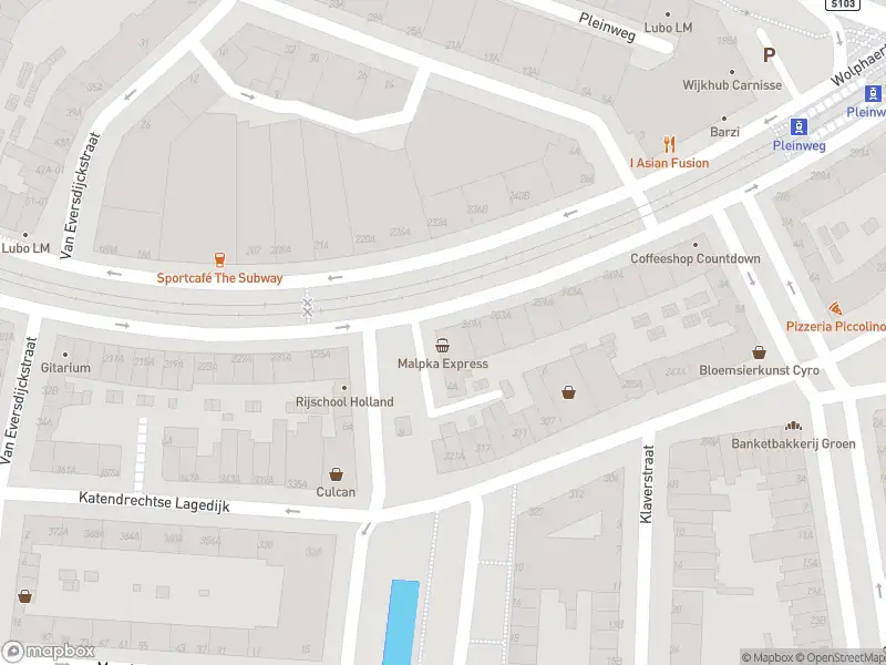 Ambulance met grote spoed naar de Wolphaertsbocht in Rotterdam