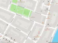 Ambulance met grote spoed naar de Woelwijkstraat in Rotterdam