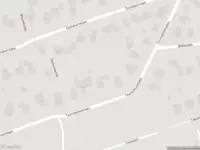 Brandweer met gepaste spoed naar de Bramenlaan in Bentveld vanwege een liftopsluiting