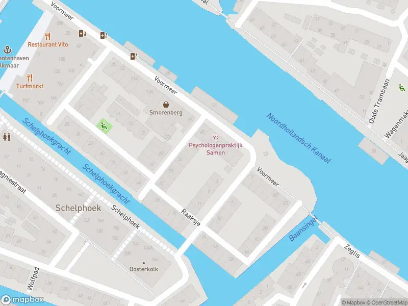 Ambulance met grote spoed naar de Voormeer in Alkmaar