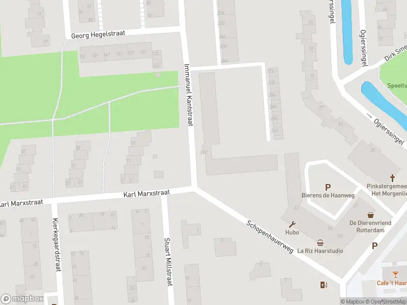 Ambulance met grote spoed naar de Immanuel Kantstraat in Rotterdam