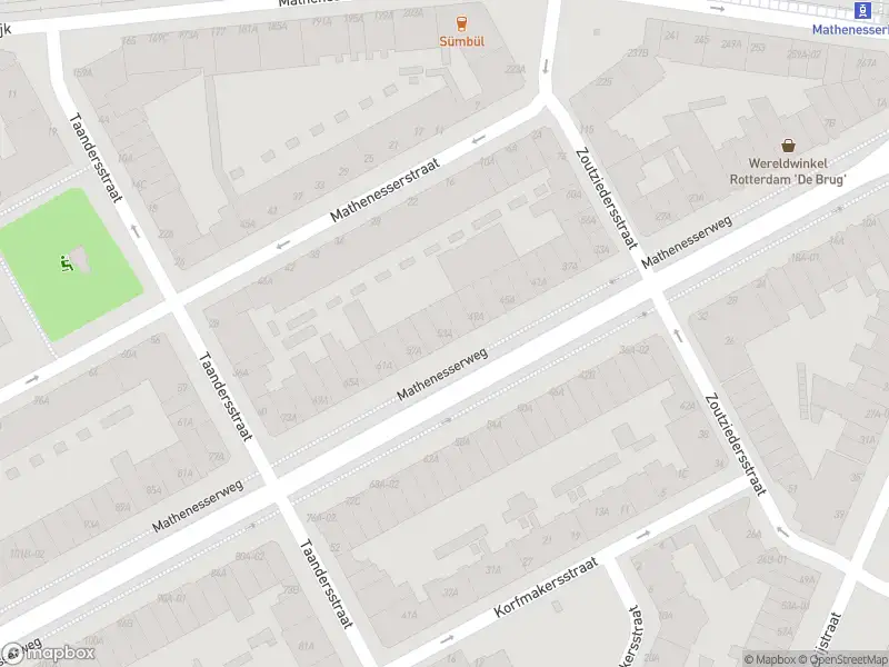 Ambulance met grote spoed naar de Mathenesserweg in Rotterdam