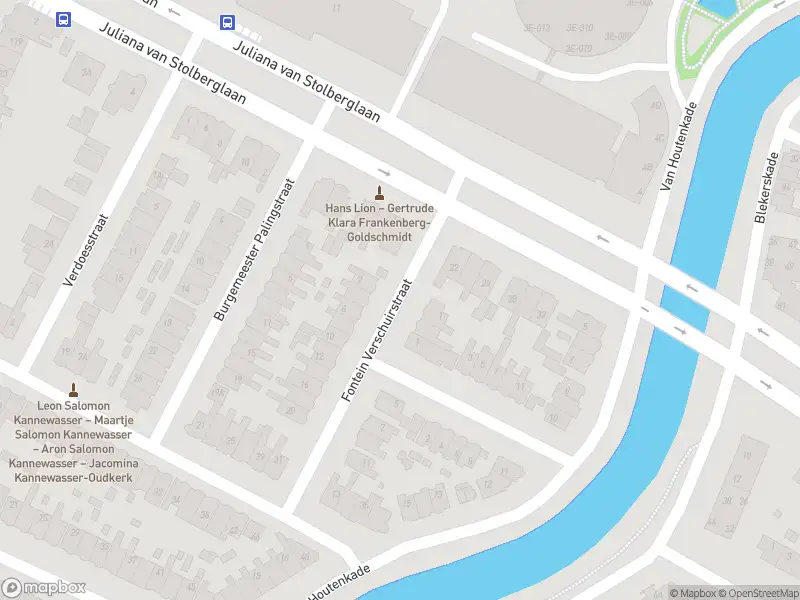 Ambulance met gepaste spoed naar de Fontein Verschuirstraat in Alkmaar